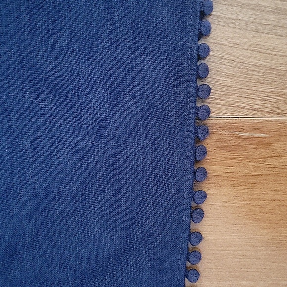 Lucy and Laurel Linen Blue Tank with Cute Trim Medium - Picture 4 of 6